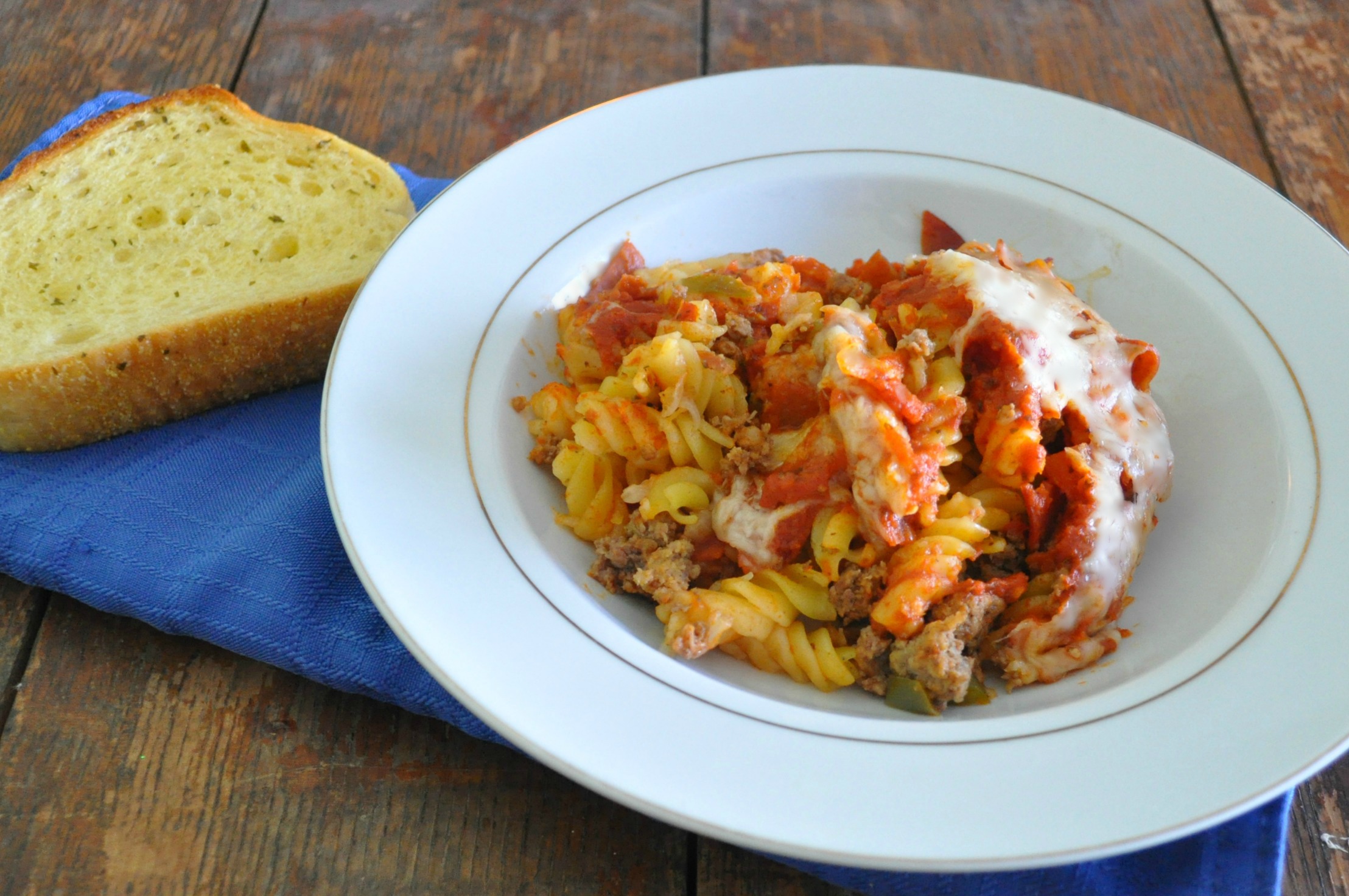 Crock-Pot Pizza Pasta Casserole Jan 04, · This low carb crockpot pizza casserole chicken dish is easily made. And, it has all the flavor of a pizza without the crust. And, it has all the flavor of a pizza without the crust. Last year, I got a select-a-size type crock pot as a Christmas gift.5/5(1).