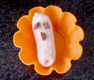 halloween muffin tin meal banana ghost snack