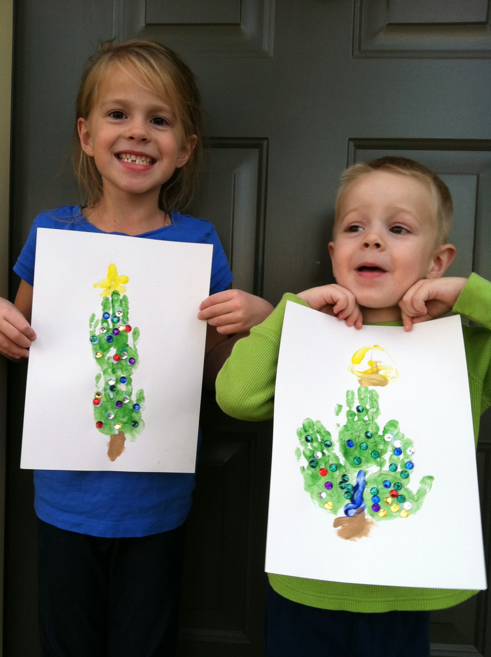 Fun Activities For Kids Handprint Christmas Tree Mommysavers Fun Activities For Kids Handprint Christmas Tree Mommysavers