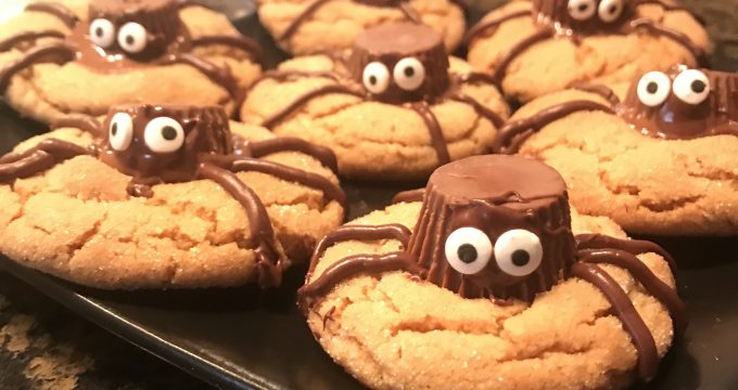 Halloween Treats: Spider Cookies