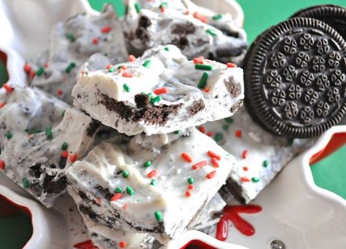Christmas Oreo Cookie Bark